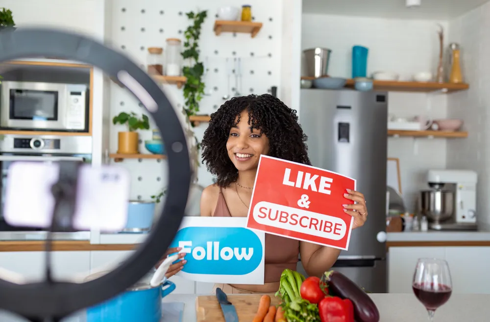 Posts That Sell: How to Create Content That Attracts Customers