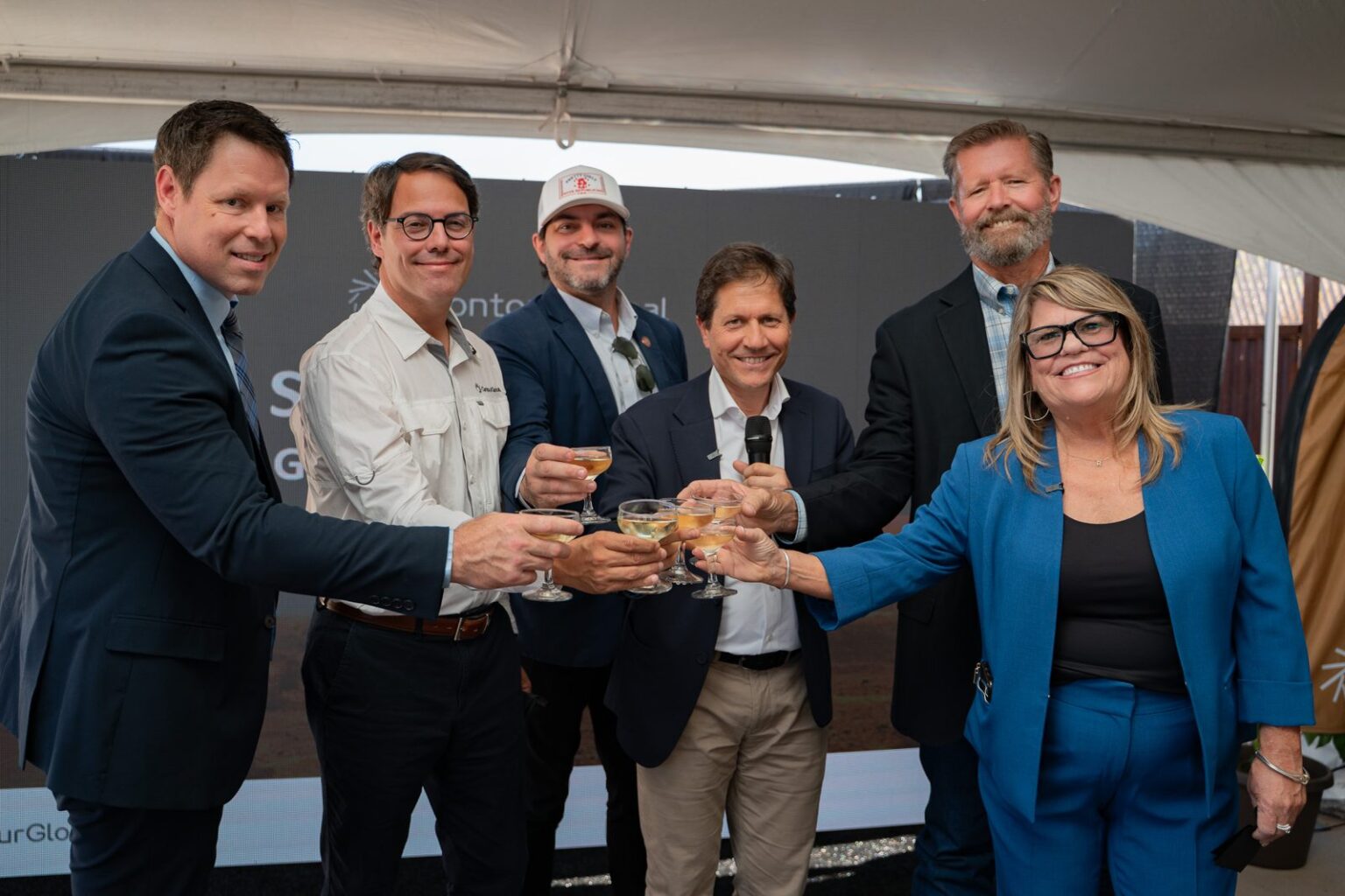 ContourGlobal leadership, Arizona officials and Venz Media raising a champagne toast at the Project Sterling groundbreaking